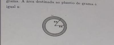 grama. A área destinada ao plantio de grama é 
igual a: