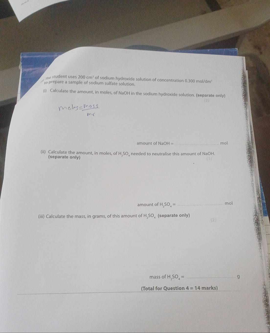 تم الحل:The student uses 200cm^3 of sodium hydroxide solution of ...