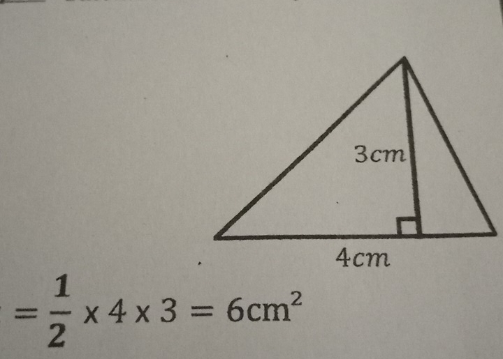 = 1/2 * 4* 3=6cm^2