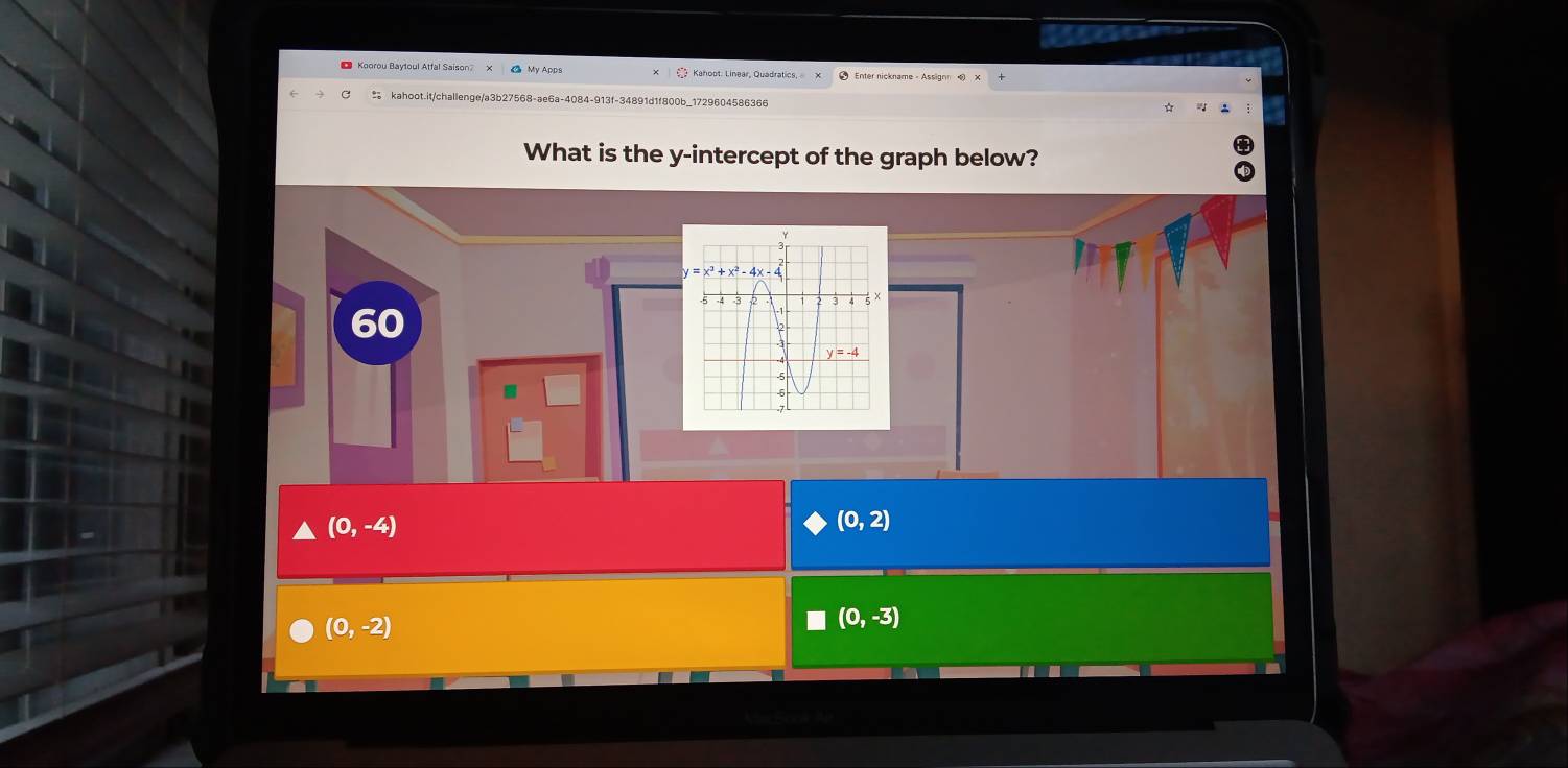 Koorou Baytoul Atfal Saison
kahoot.it/challenge/a3b27568-ae6a-4084-913f-34891d1f800b_1729604586366
☆
What is the y-intercept of the graph below?
60
.
(0,-4)
(0,2)
(0,-2)
(0,-3)