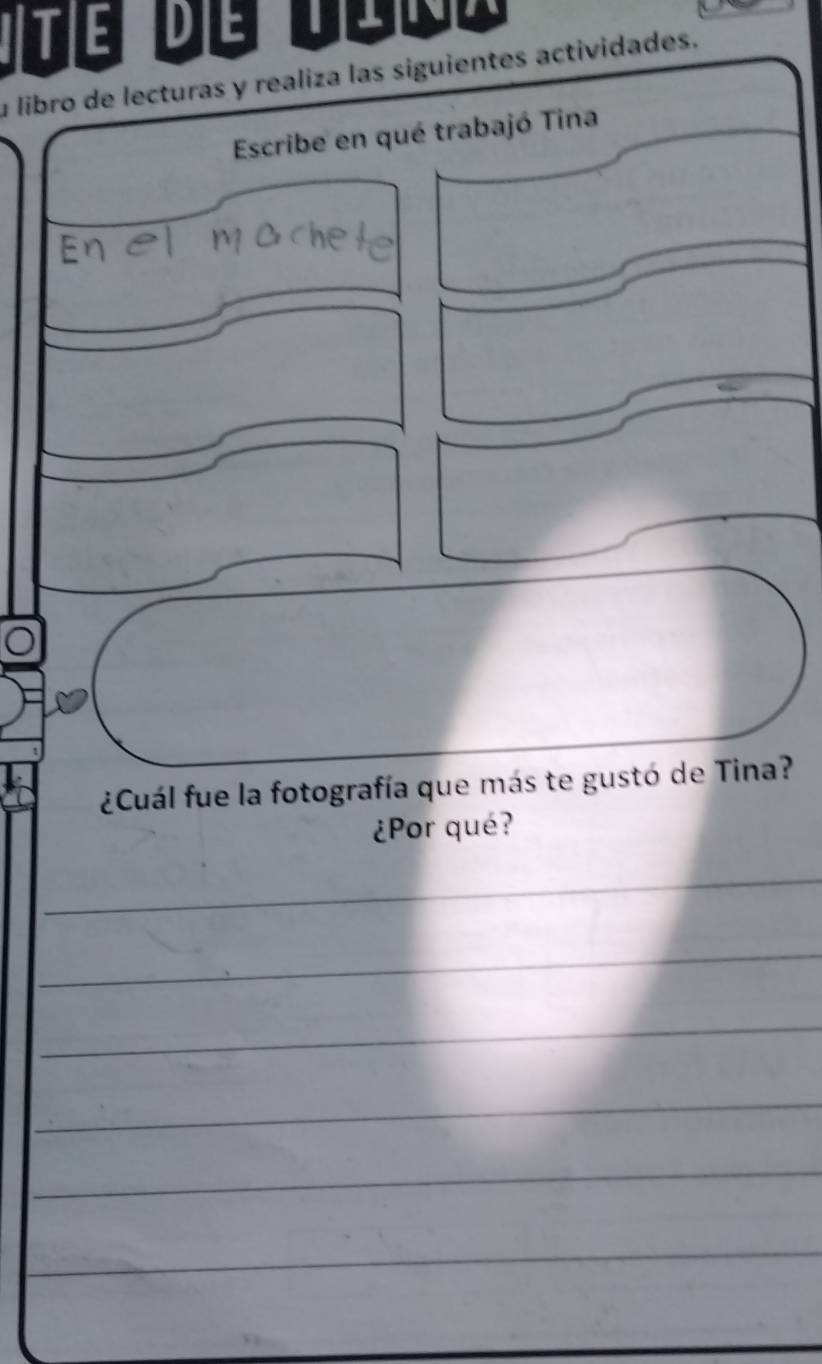 libro de lecturas y realiza las siguientes actividades. 
¿Cuál fue la fotograf? 
¿Por qué? 
_ 
_ 
_ 
_ 
_ 
_