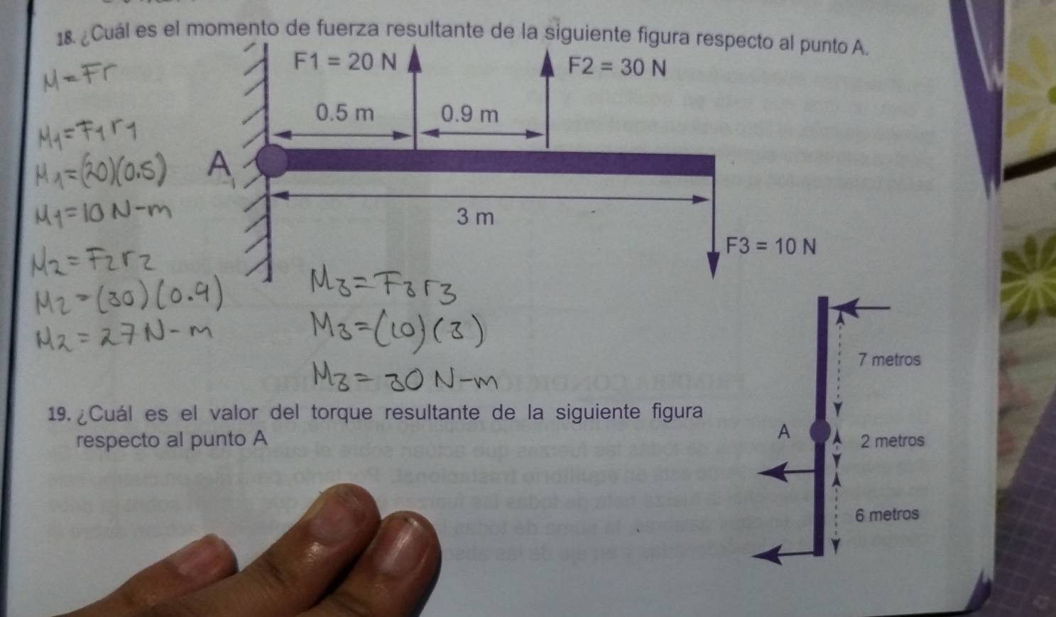 ¿Cuál es el momento de fuerza resultante de la siguiente fig
7 metros
19. ¿Cuál es el valor del torque resultante de la siguiente figura
respecto al punto A A 2 metros
6 metros