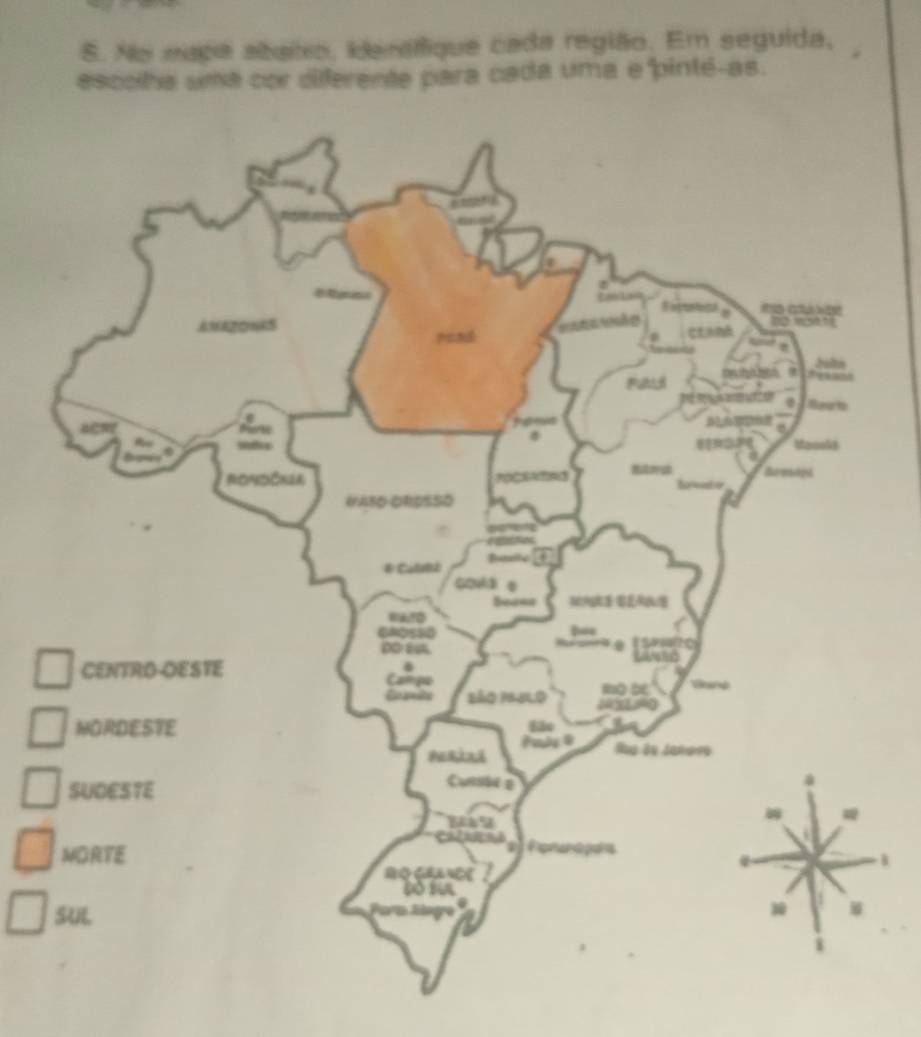 No eapa abaitio, ideraffique cada região. Em seguida, 
escolha uma cor diiferente para cada uma e pinté-as.