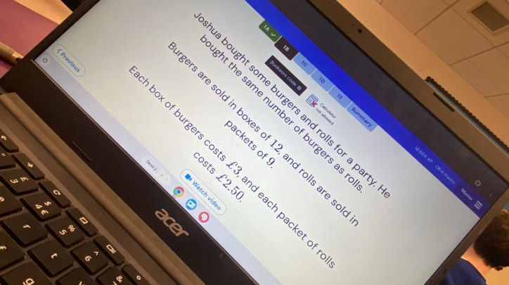 ookwork code. Celculate 
a bought some burgers and rolls for a pa 
TE Summar 
ch box of burgers cos s are sold in boxes of 12, and rolls are : ht the same number of burgers as 
backets of !
£3
668 XF Ofe Han Manc 

costs £2 g d each packet of r 
Tự