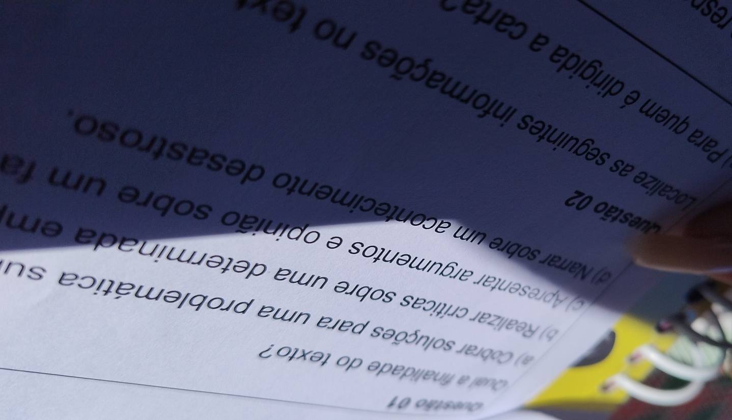 Qual a finalidade do texto?
) Cobrar soluções para uma problemática su
b) Realizar críticas sobre uma determinada em
2) Apresentar argumentos e opinião sobre um fa
Questão 02
) Narrar sobre um acontecimento desastroso
ocalize as seguintes informações no 
_Cara quem é dirigida cart