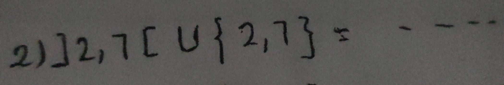 32,7[∪  2,7 = _