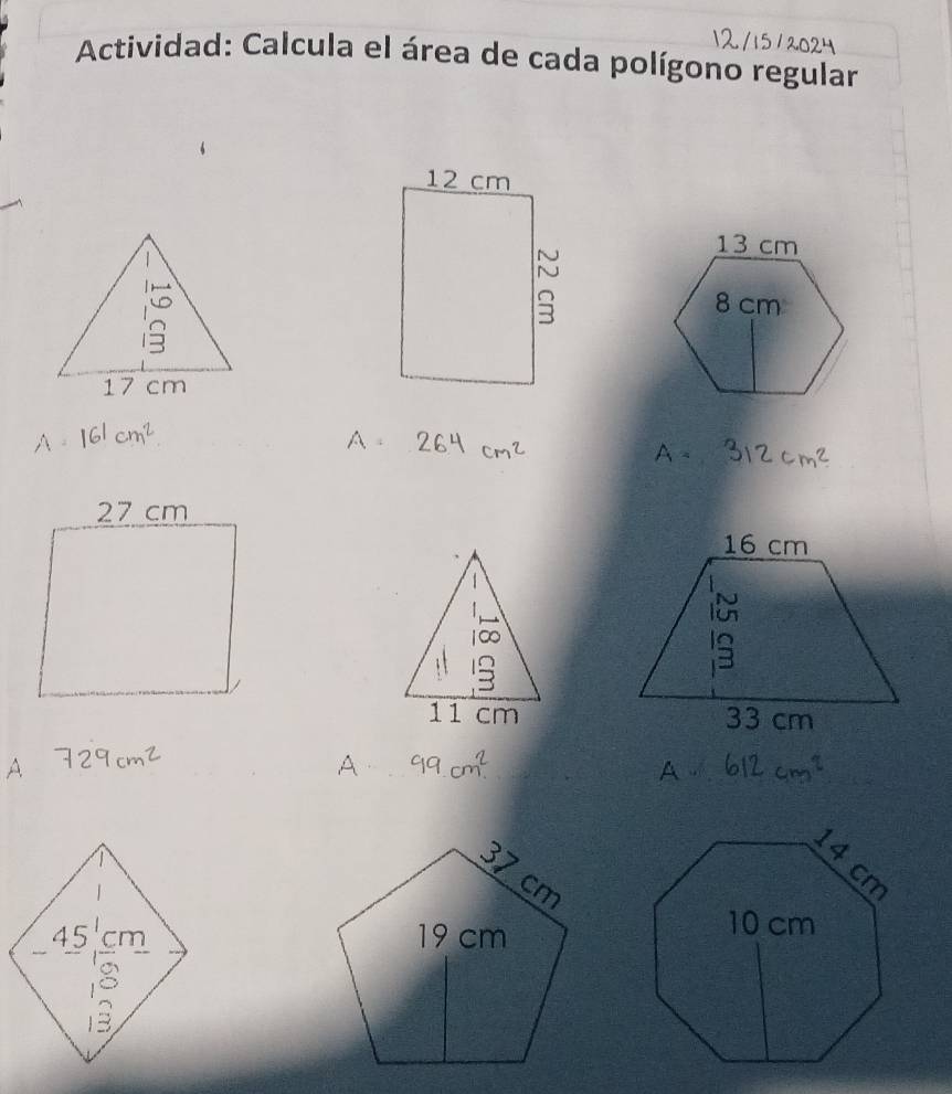 Actividad: Calcula el área de cada polígono regular