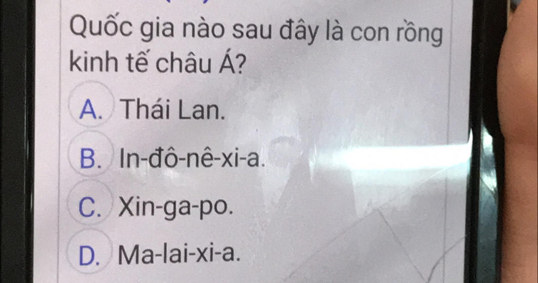 Quốc gia nào sau đây là con rồng
kinh tế châu Á?
A. Thái Lan.
B. In-đô-nê-xi-a.
C. Xin-ga-po.
D. Ma-lai-xi-a.