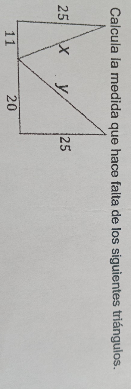 Calcula la medida que hace falta de los siguientes triángulos.