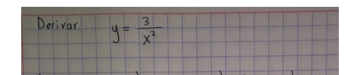 Derivar y= 3/x^2 