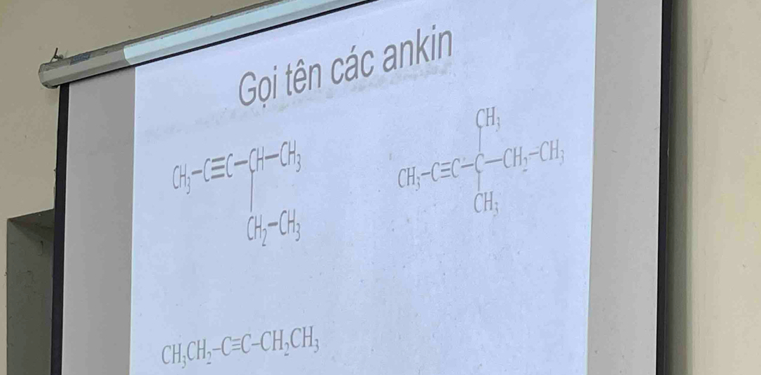 Gọi tên các ankin
beginarrayr Ch-Ca-CO-Ch-Ch Bg-Cl_2 CH_3-CO_3endarray CH_7-CHCH_2-CH_2-CH_3
CH_3CH_2-Cequiv C-CH_2CH_3