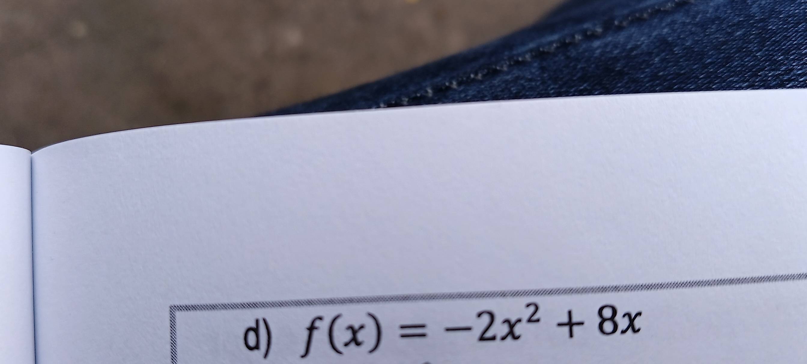 f(x)=-2x^2+8x