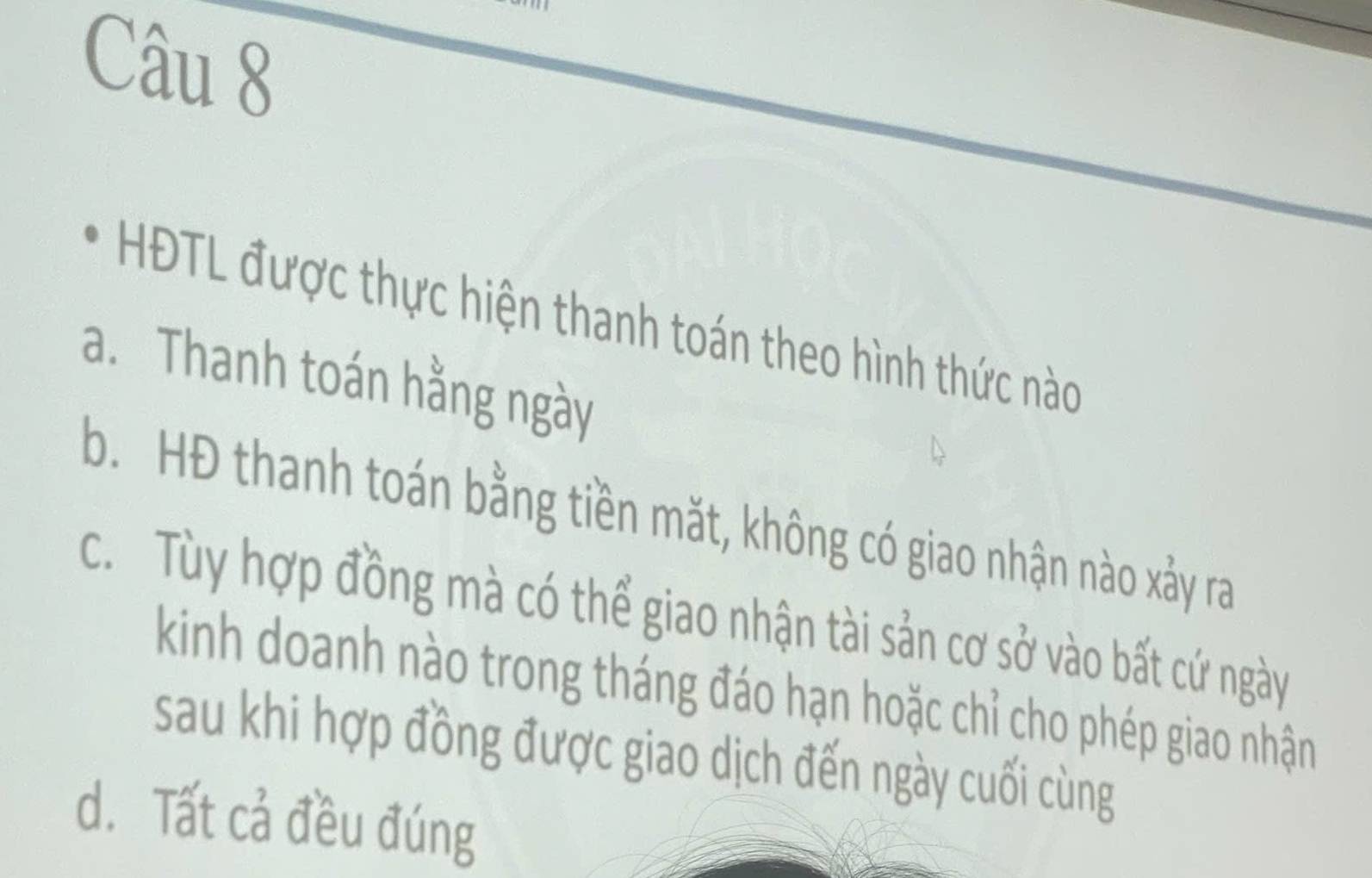 HĐTL được thực hiện thanh toán theo hình thức nào
a. Thanh toán hằng ngày
b. HĐ thanh toán bằng tiền mặt, không có giao nhận nào xảy ra
c. Tùy hợp đồng mà có thể giao nhận tài sản cơ sở vào bất cứ ngày
kinh doanh nào trong tháng đáo hạn hoặc chỉ cho phép giao nhận
sau khi hợp đồng được giao dịch đến ngày cuối cùng
d. Tất cả đều đúng