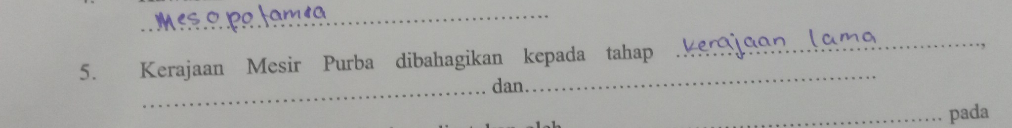 Kerajaan Mesir Purba dibahagikan kepada tahap 
_ 
_dan. 
_ 
_pada