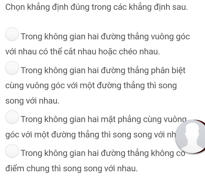 Chọn khẳng định đúng trong các khẳng định sau.
Trong không gian hai đường thẳng vuông góc
với nhau có thể cắt nhau hoặc chéo nhau.
Trong không gian hai đường thắng phân biệt
cùng vuông góc với một đường thẳng thì song
song với nhau.
Trong không gian hai mặt phẳng cùng vuông
góc với một đường thẳng thì song song với nh
Trong không gian hai đường thẳng không có
điểm chung thì song song với nhau.