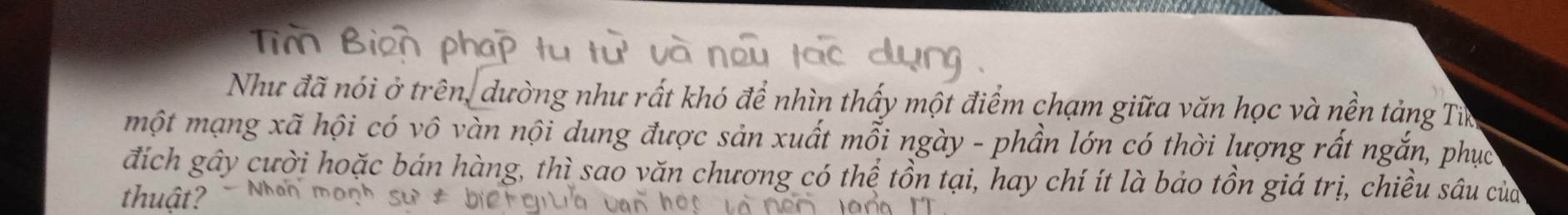 abaō 
Như đã nói ở trên, dường như rất khó để nhìn thấy một điểm chạm giữa văn học và nền tảng Tưa 
một mạng xã hội có vô vàn nội dung được sản xuất mỗi ngày - phần lớn có thời lượng rất ngắn, phục 
đích gầy cười hoặc bán hàng, thì sao văn chương có thể tồn tại, hay chí ít là bảo tồn giá trị, chiều sâu của 
thuật?