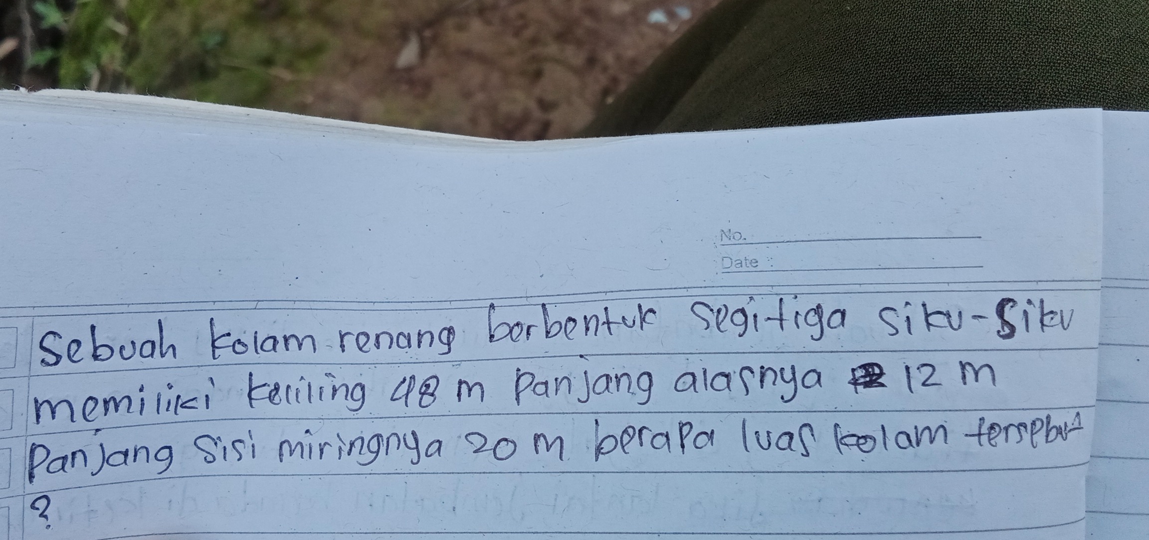 Seboah tolam renang borbentok segifiga siku-siky 
memilii keciling 48 m Panjang alarnya 12 m
Panjang Sisi miringnya 2om berapa luas kolam terspby 
2