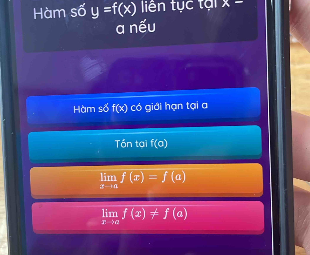 Hàm số y=f(x) liên tục tại x-
a nếu 
Hàm số f(x) có giới hạn tại a 
Tồn tại f(a)
limlimits _xto af(x)=f(a)
limlimits _xto af(x)!= f(a)