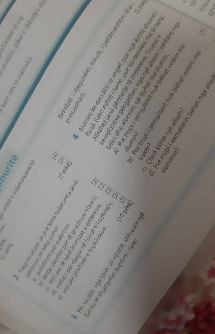 g

8 3

à 
a) 

à 

D 
~ 
~ 
I
2 5 8 ÷ 3
8 
n 
D