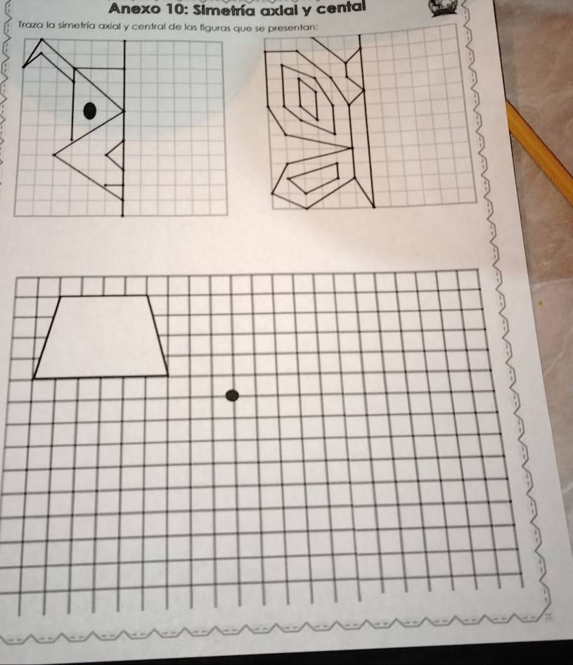 Anexo 10: Simetría axial y cental 
Traza la simetría axial y central de las figuras