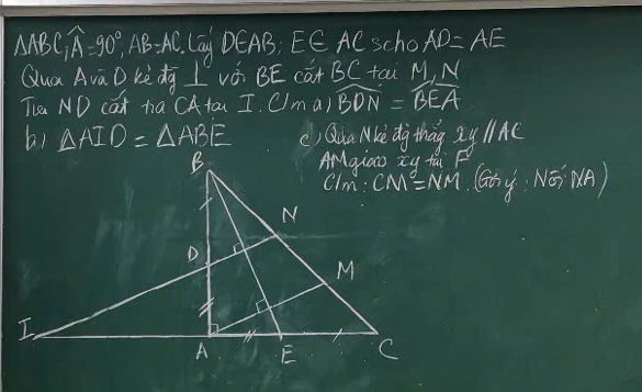 AA B C_1widehat A=90^A P_2- AC Lag DEAB E∈ AC scho AD=AE
Quá AváDkèdg I vá BE Cat BC tau M, N
Ta NO cat ha CAta I.CIm a) widehat BDN=widehat BEA
b1 △ AIO=△ ABE () Qua Nkè dg thag 1yparallel AC
lany NE:NA)