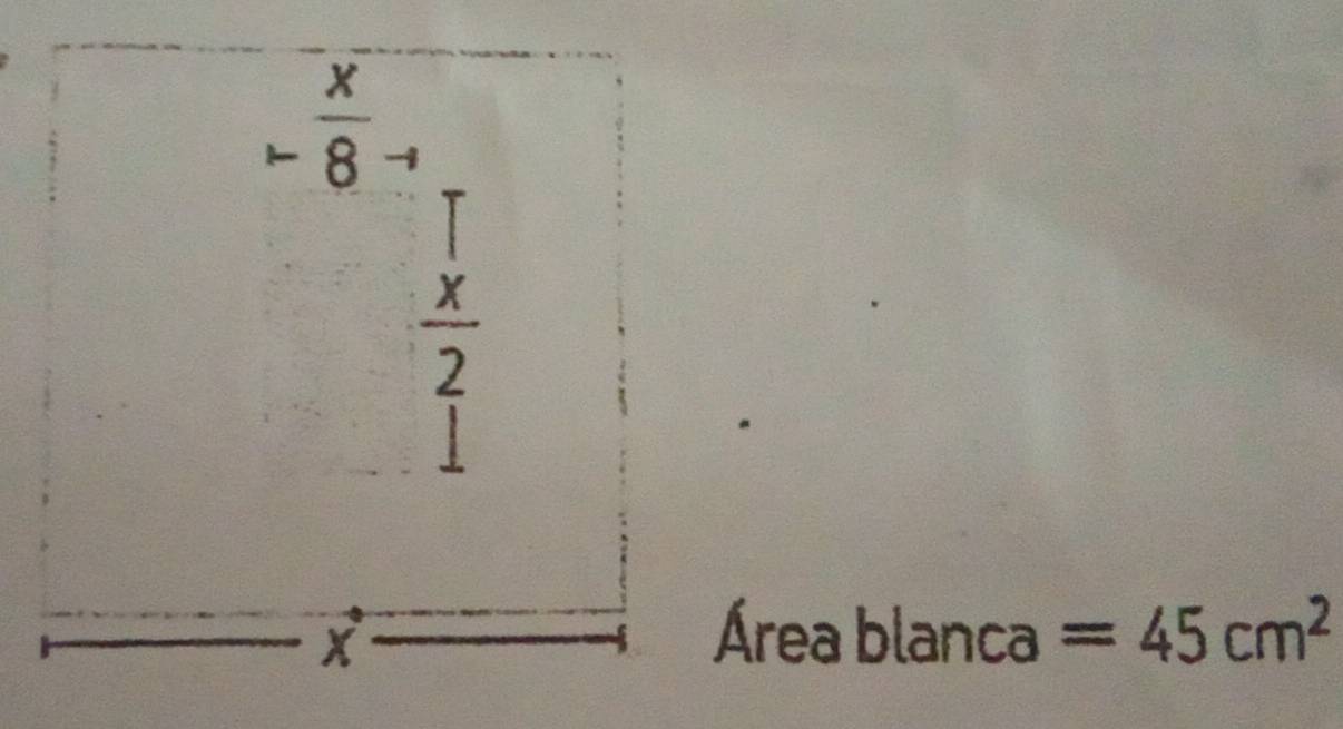 Área blanca =45cm^2