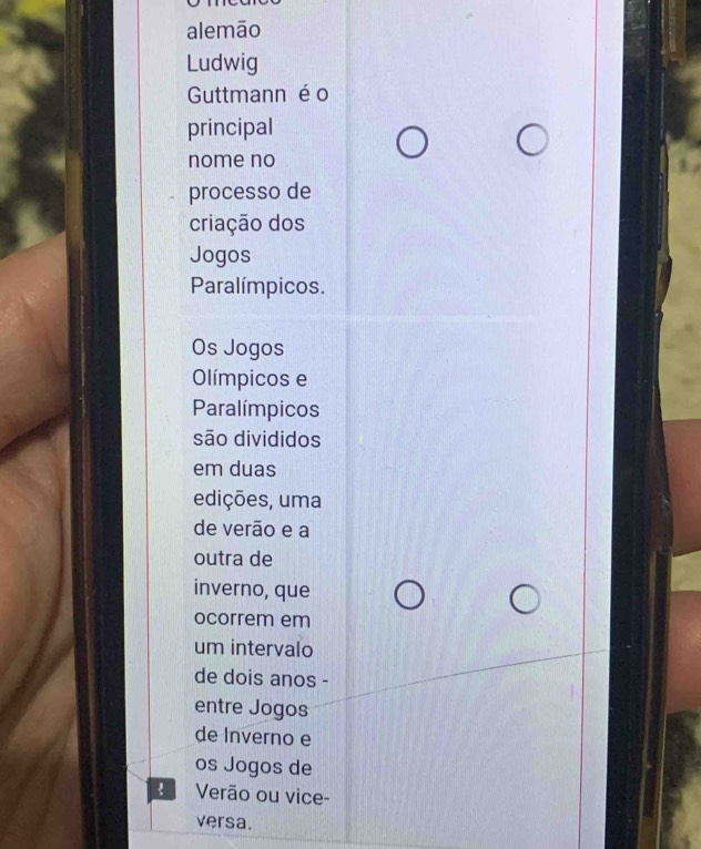 alemão 
Ludwig 
Guttmann é o 
principal 
nome no 
processo de 
criação dos 
Jogos 
Paralímpicos. 
Os Jogos 
Olímpicos e 
Paralímpicos 
são divididos 
em duas 
edições, uma 
de verão e a 
outra de 
inverno, que 
ocorrem em 
um intervalo 
de dois anos - 
entre Jogos 
de Inverno e 
os Jogos de 
Verão ou vice- 
versa.