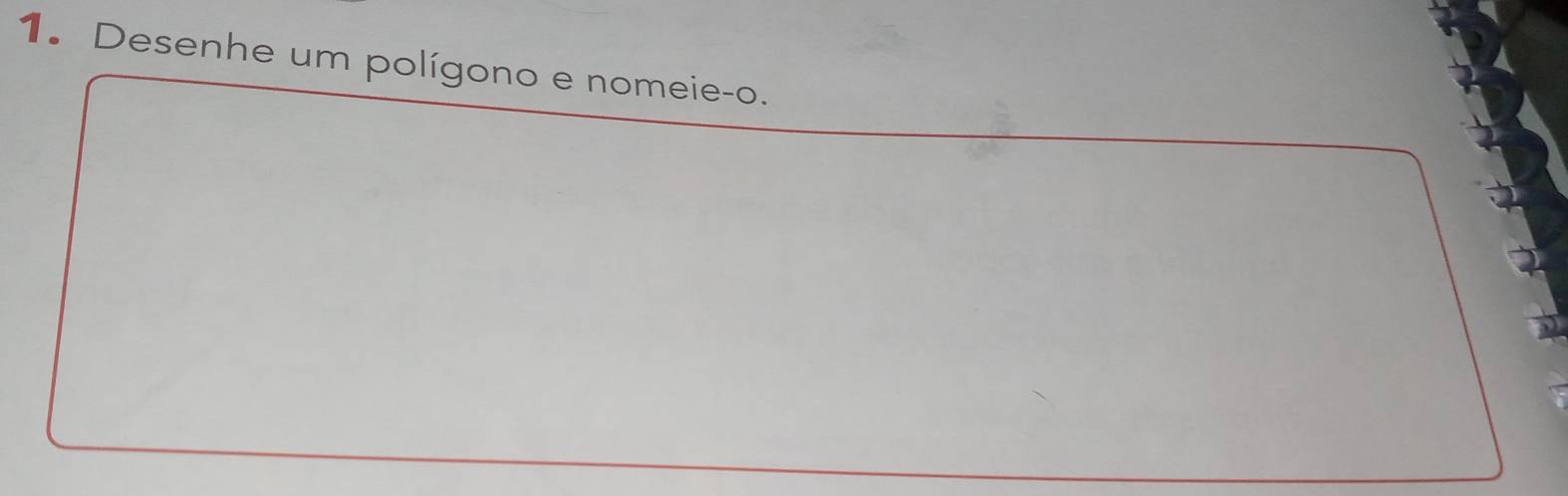 Desenhe um polígono e nomeie-o.