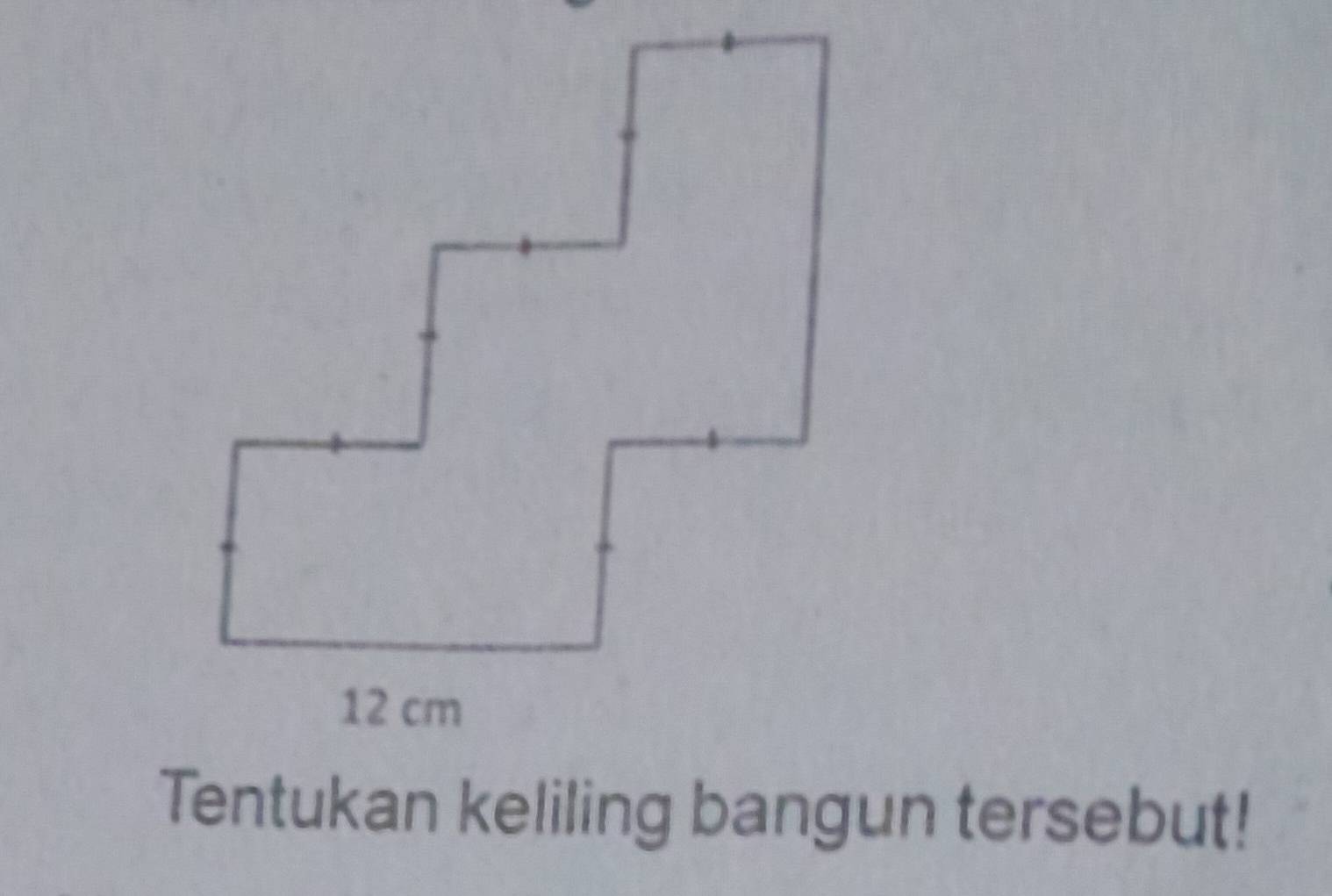 Tentukan keliling bangun tersebut!