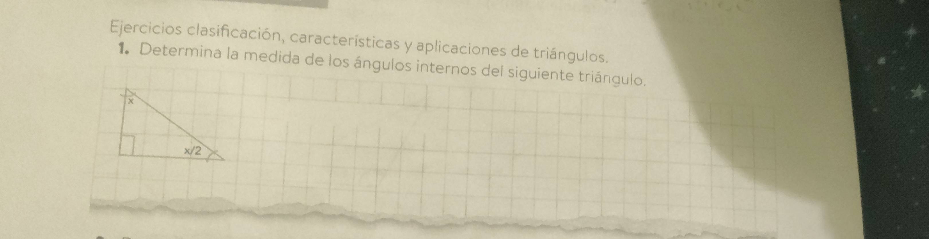 Ejercicios clasificación, características y aplicaciones de triángulos.
1. Determina la medida de los ángulos internos del siguiente triángulo.