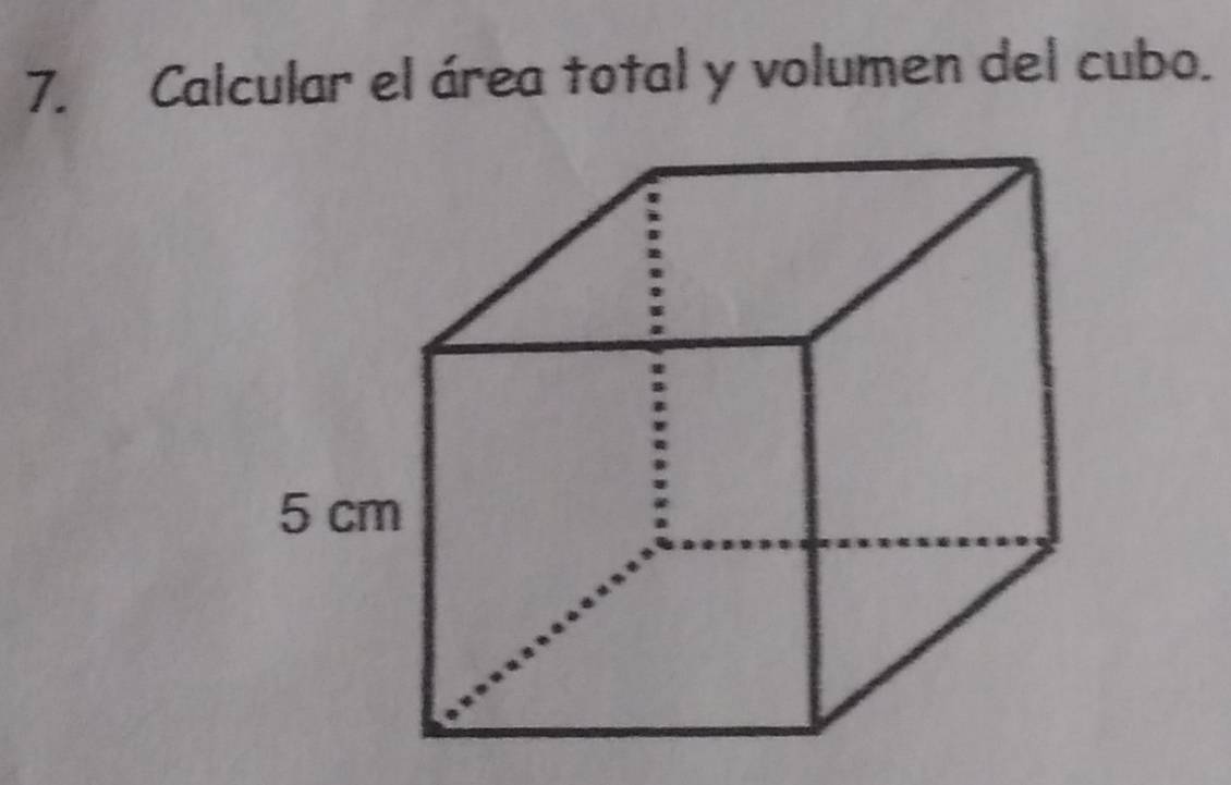 Calcular el área total y volumen del cubo.