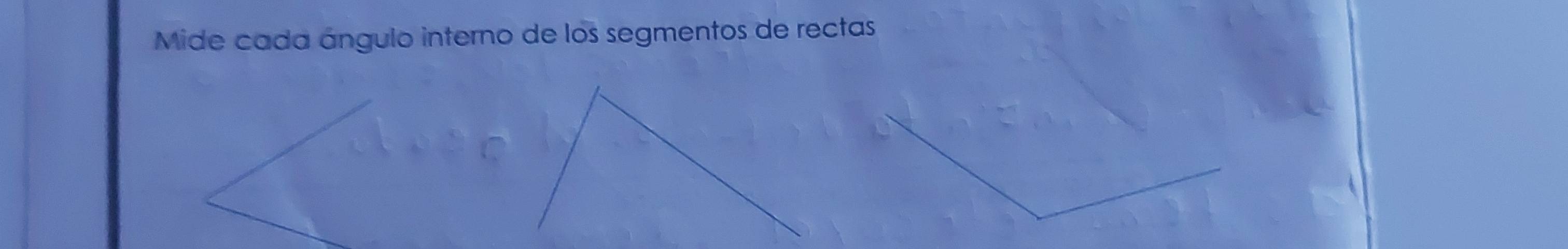 Mide cada ángulo interno de los segmentos de rectas