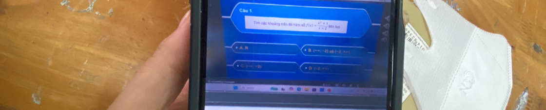 Cầu 1.
Tim các khoảng trên đó hàm số f(x)= (x^2+1)/x+2  liên tục
● A. → B. (−∞; -2) và (−2. +−1
4 C ( -2) • D :=2: +