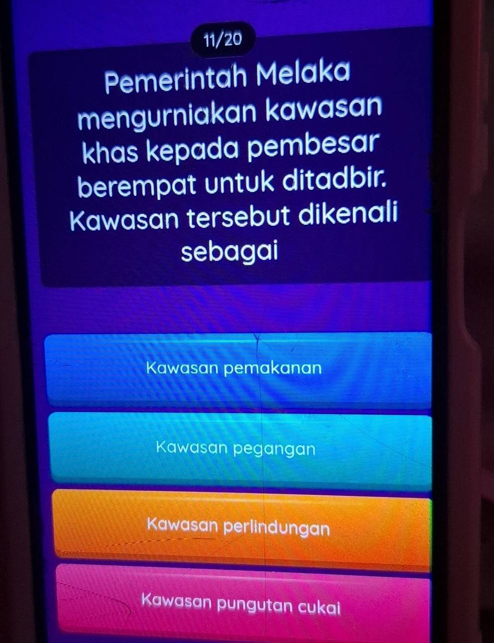 11/20
Pemerintah Melaka
mengurniakan kawasan
khas kepada pembesar
berempat untuk ditadbir.
Kawasan tersebut dikenali
sebagai
Kawasan pemakanan
Kawasan pegangan
Kawasan perlindungan
Kawasan pungutan cukai