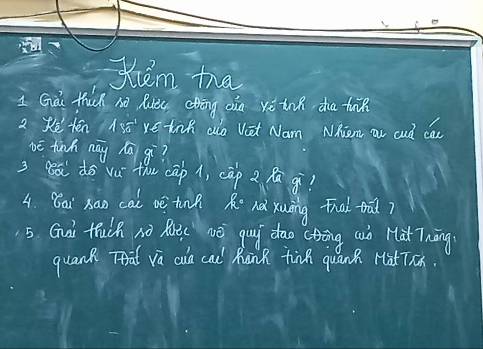 Tuem ta 
1 Gài thuh no Ruu chōng cin xé tnn zha tan 
2 K ten 15a^(-1) retih auo Vet Nam Nhem ou aud cac 
bē tunh náy áá gi? 
3 (x dó vú tw cāp (, cāp 2 Rā qì? 
4. Bai sao cal vē tnn R nd xuāng tha trai? 
5 Gài tuch sò Ruò( Nǒ quì dāo (tàng wò Hàt Thāng) 
quank Tat va ain cal Rank tina quan? Nat Tún.